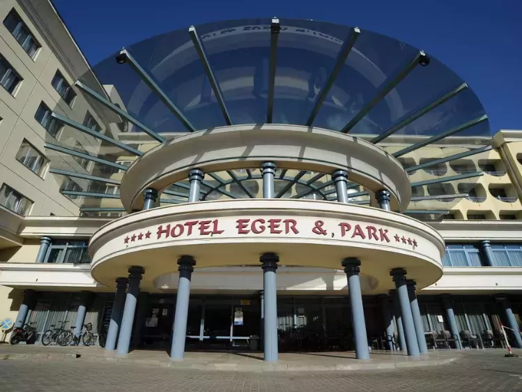 Hotel Eger & Park Eger vooraanzicht