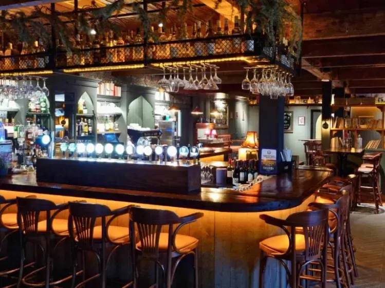 ie-abbeycourt-bar