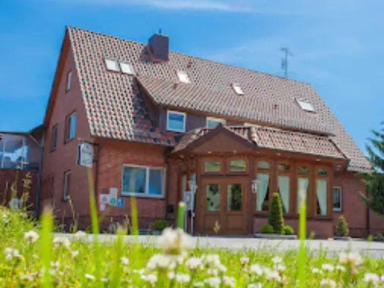 Vo0oraanzicht Hotel Im Wiesengrund