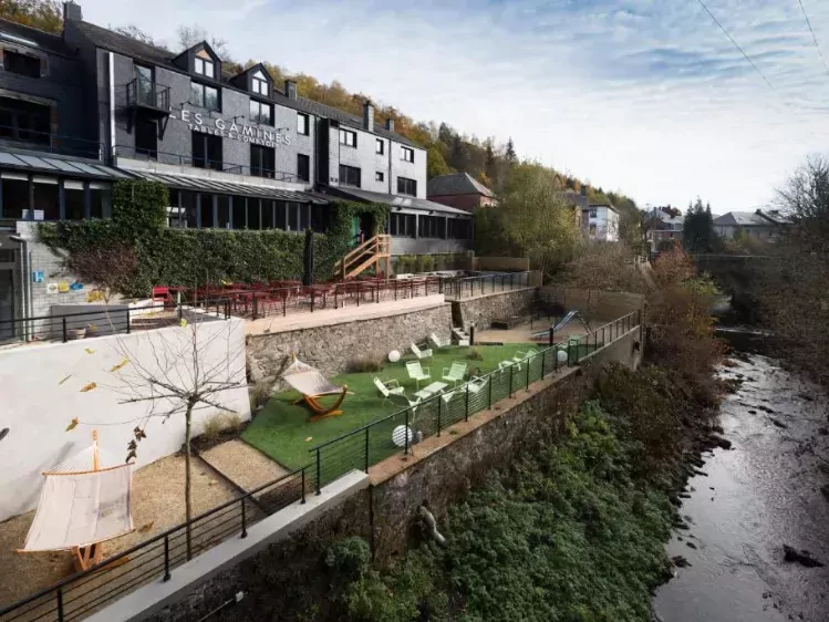 Vooraanzicht van hotel Le val de Poix