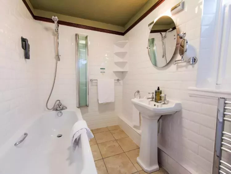 Voorbeeldbadkamer  Salutation Hotel