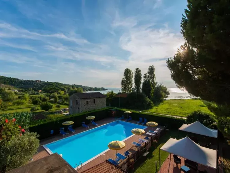 Buitenzwembad bij Hotel Torricella