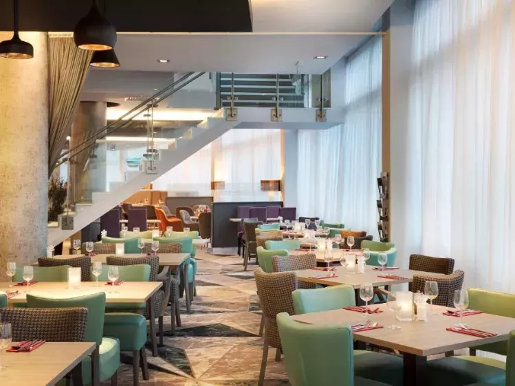 Leonardo Watford Hotel restaurant