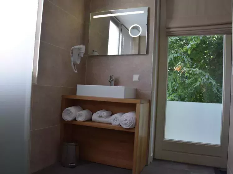 Voorbeeld badkamer Hotel Koekenbier