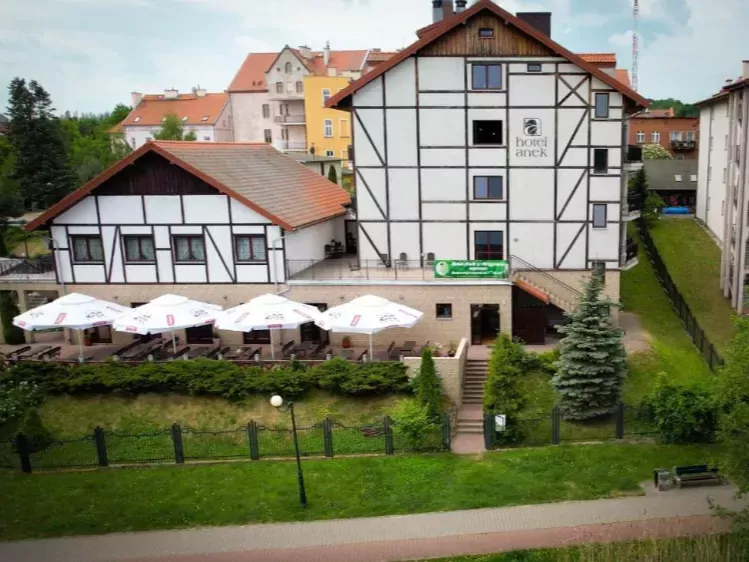 Hotel Anek - Vooraanzicht