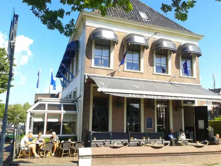 Vooraanzicht van Hotel Medemblik