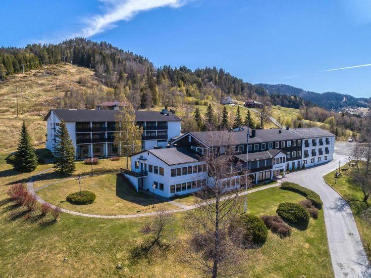 NO-MORGEDAL-SPAENRESORT-VOORKANT