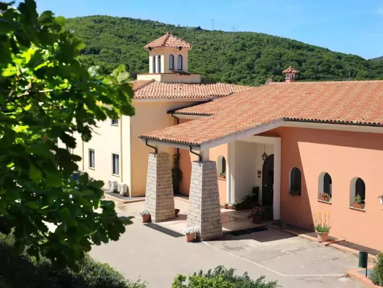 Vooraanzicht van Hotel Pausania Inn in Tempio Pausania