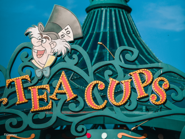 Disneyland Paris - Mad Hatter's Tea Cups - ingangsbord tea cups