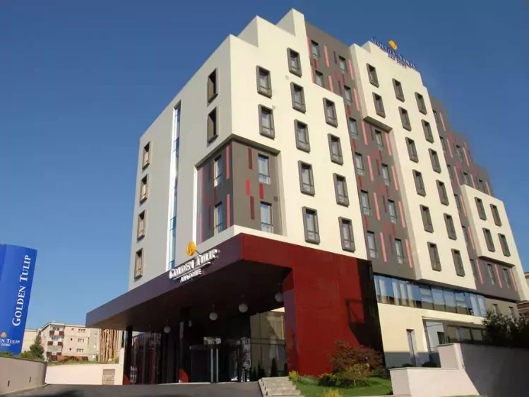 Hotel Golden Tulip Ana Dome voorzijde