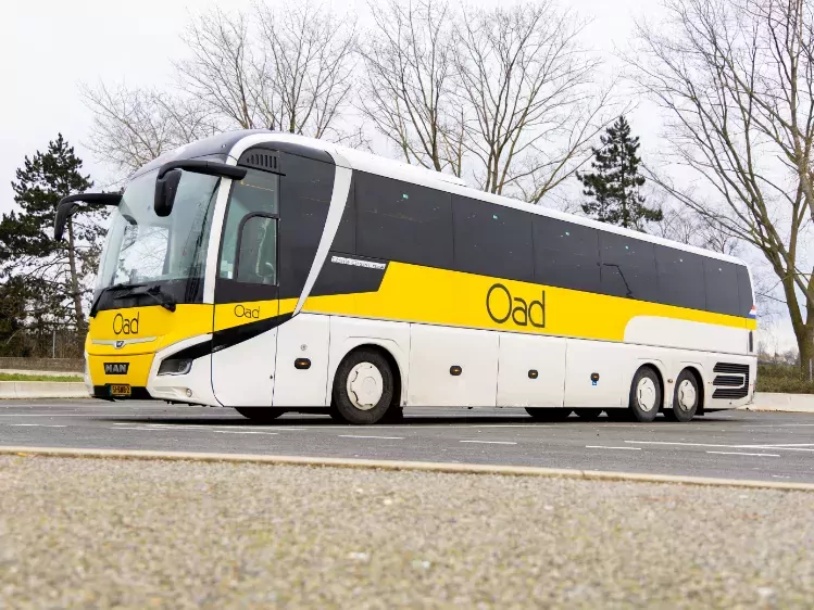 Oad Comfort Class bus op parkeerplaats