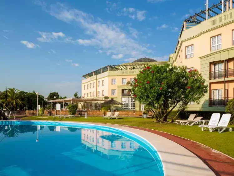 Ilunion Sevilla zwembad