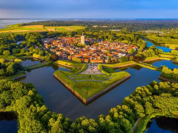Luchtfoto van Naarden in Noord-Holland