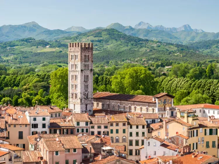 Bell Tower in Lucca in Toscane