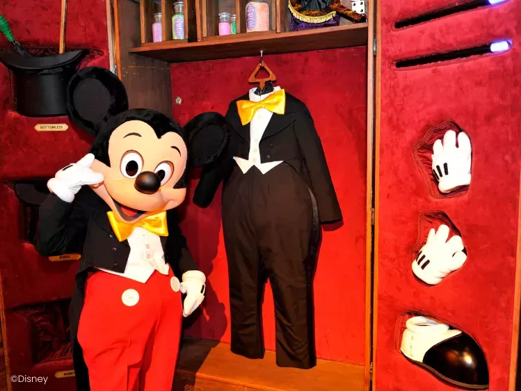 Meet Mickey Mouse - Disneyland Park - Disneyland Paris