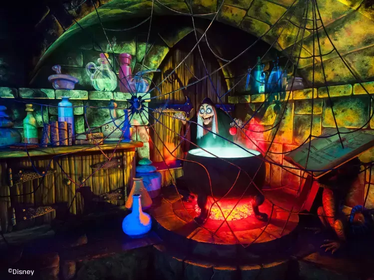 Disneyland Paris - Blanche neige et les sept nains - boze heks