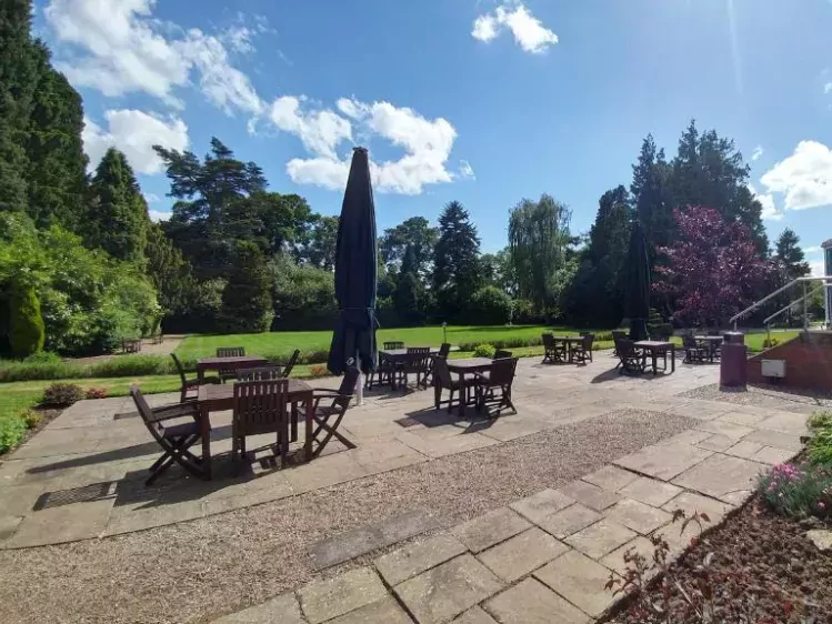 Burn Hall hotel terras