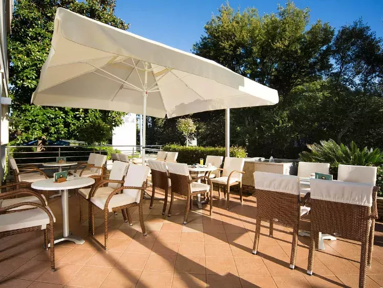 Terras van hotel Ivka