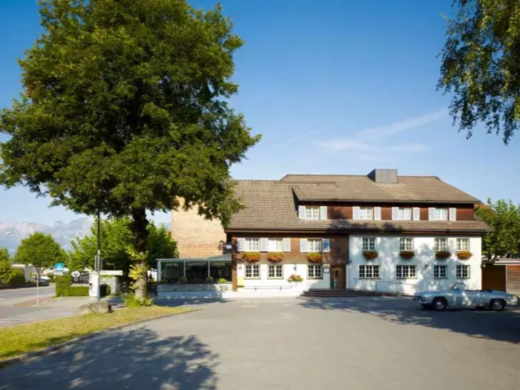 AT-Feldkirch-Nofels-Hotel Löwen-buitenzijde