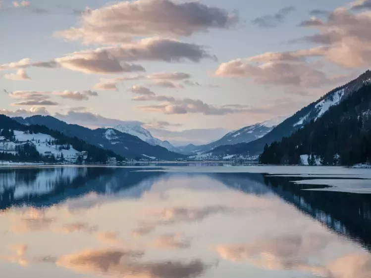 Weissensee in Karinthië in de winter