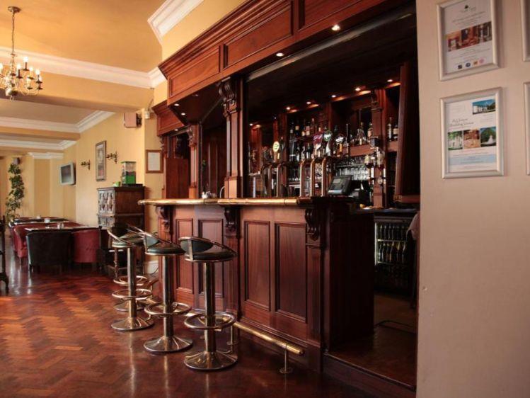 IE-CORK-SPRINGFORT-BAR