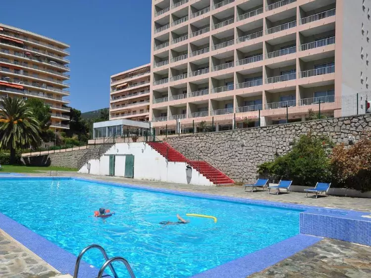 Zwembad van Sun Beach Hotel Ajaccio in Ajaccio