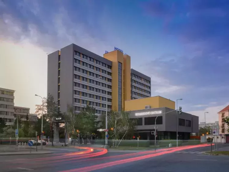 Hotel Ilf Praag vooraanzicht hotel