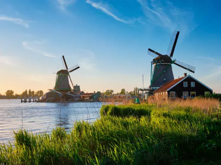 Windmolens bij de Zaanse Schans in Zaandam