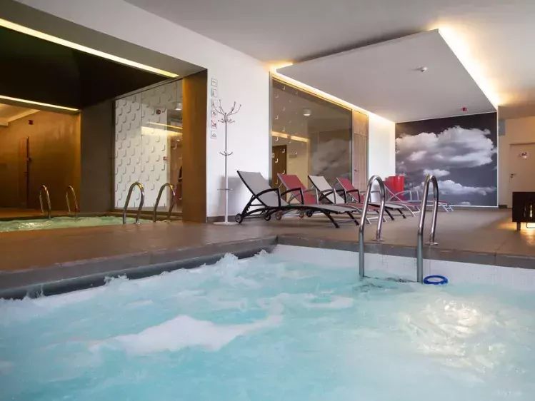 Hotel Laterum Pecs binnen zwembad