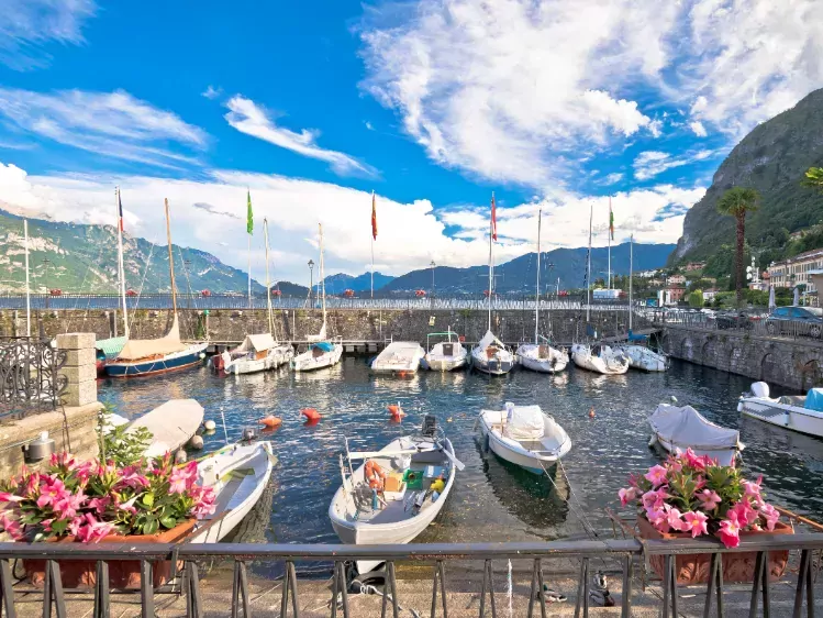 Boulevard in Menaggio bij het Comomeer