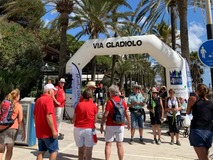 Start van de Wandel 4-daagse in Marbella 