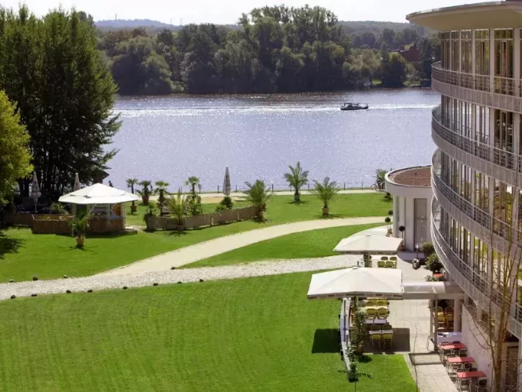 ACC - NL - POT - Vienna House - aanzicht