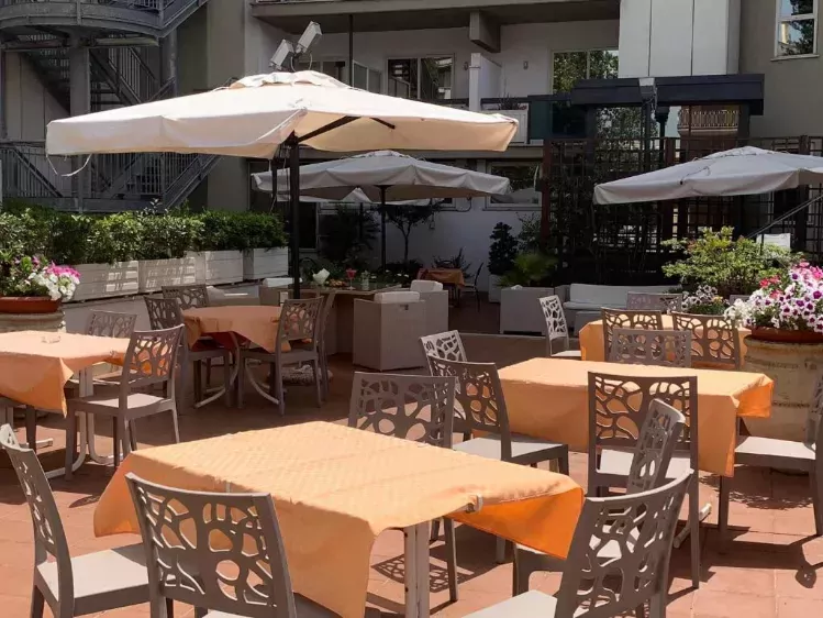 Terras van Hotel Pineta Palace in Rome