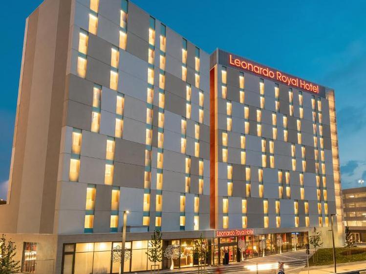 Vooraanzicht van hotel Leonardo Royal Venice Mestre