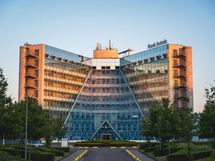 ACC - NL - GRO - Flonk Hotel Groningen Zuid - vooraanzicht