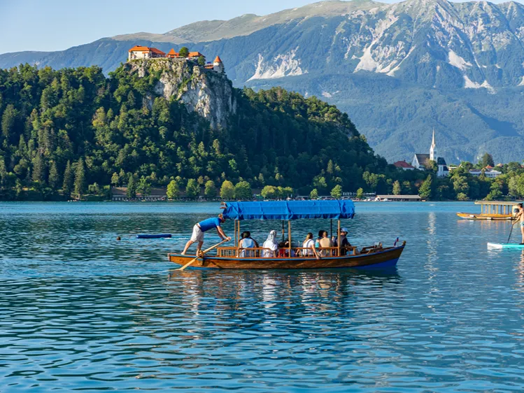 Slovenië - Meer van Bled - typische pletna boot