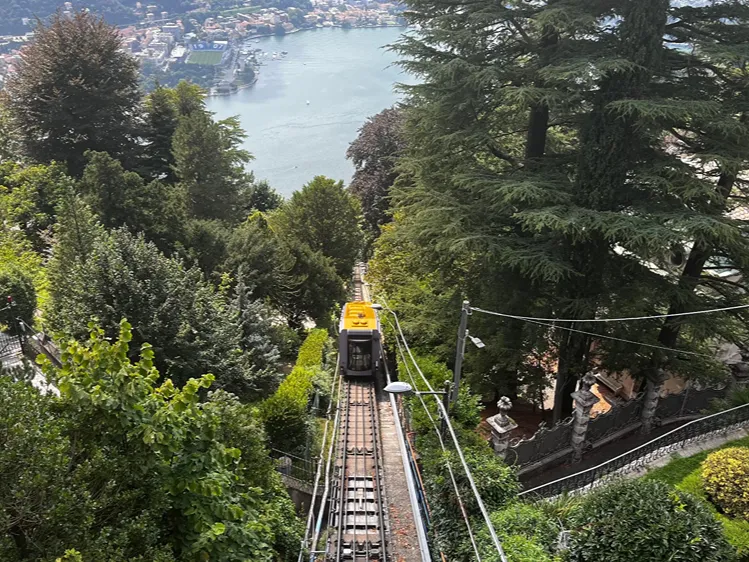 Italië - Como - Kabelbaan naar Brunate