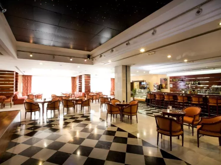 Monarque Sultan bar.webp