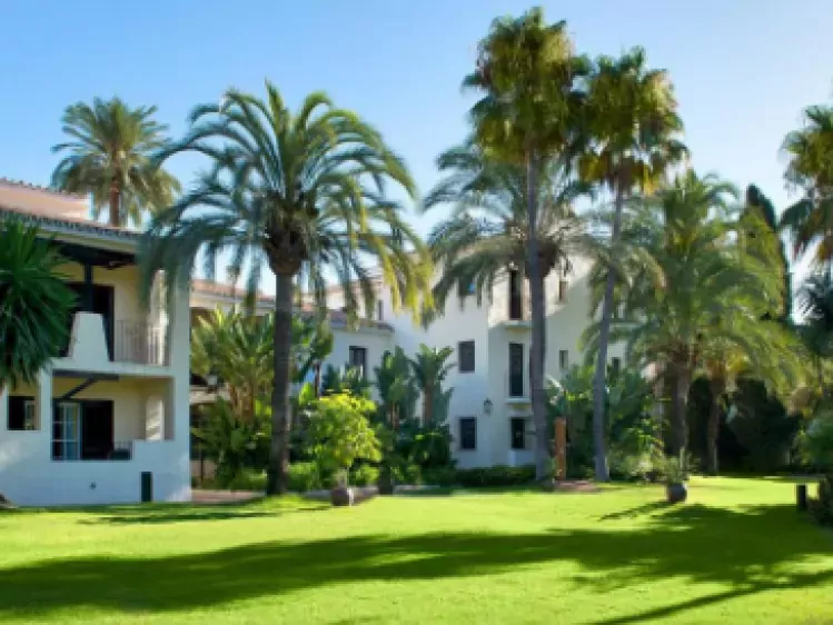 Hotel BlueBay tuin.webp