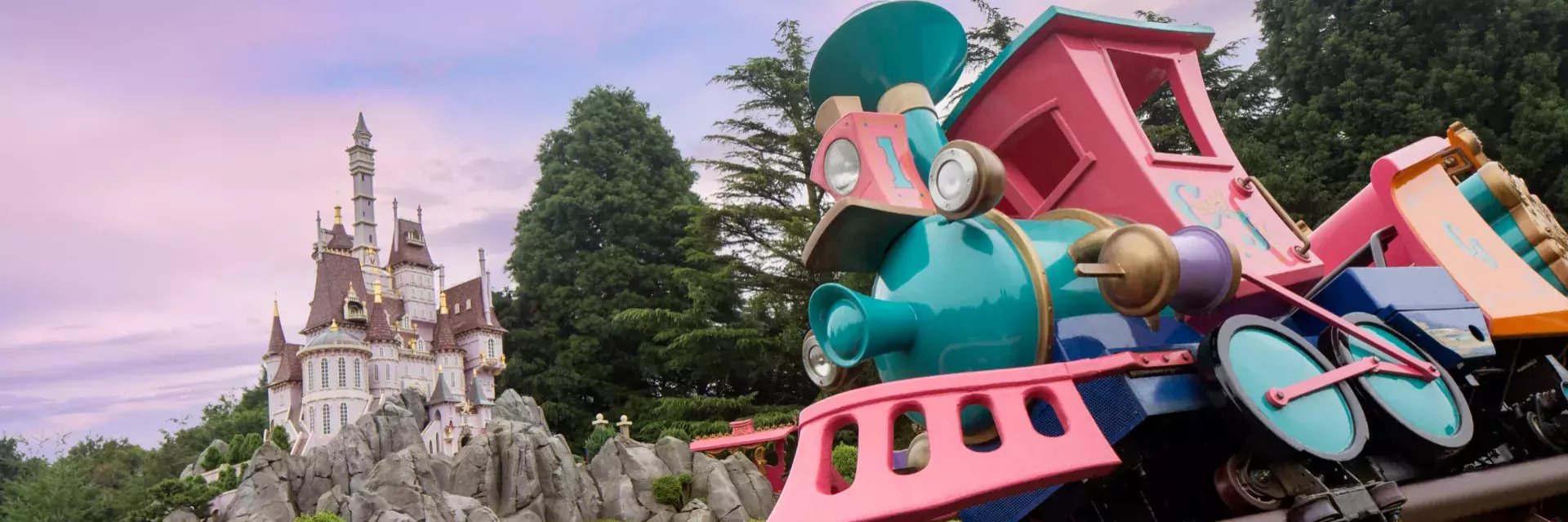 Disneyland Paris - Casey Jr. - le Petit Train du Cirque - Trein voor het kasteel