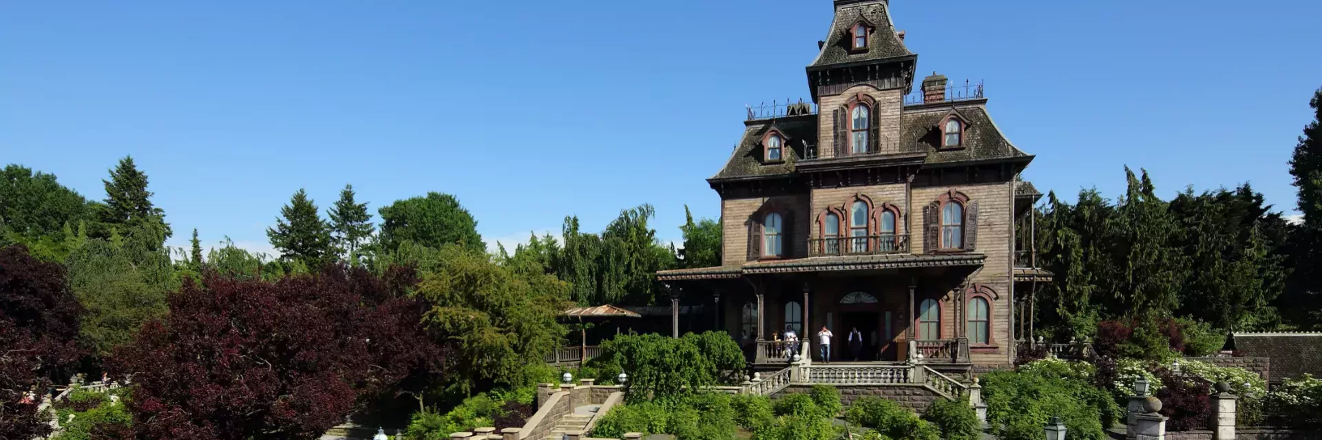 Disneyland Paris - Phantom Manor - Buitenaanzicht