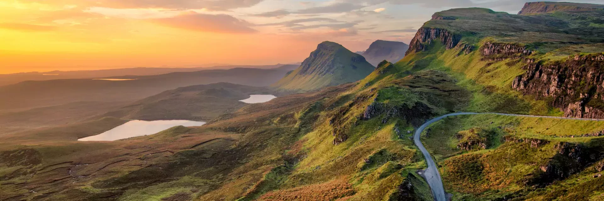 Zonsopkomst bij Quiraing op het eiland Skye, Schotland