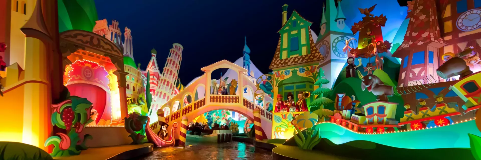Disneyland Paris - It's a small world - boottocht 