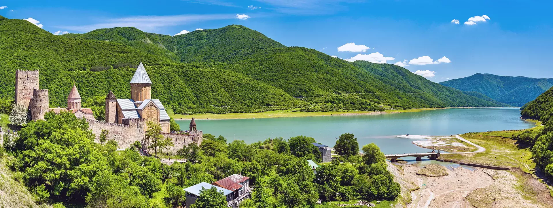 Georgie Ananuri Kasteel bij de Aragvi Rivier