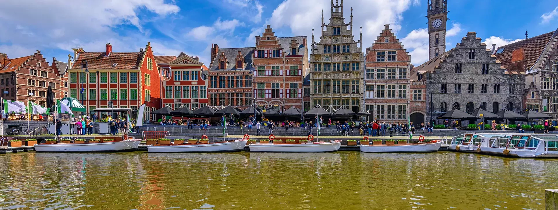 Historisch centrum van Gent met zicht op de Graslei in Belgie