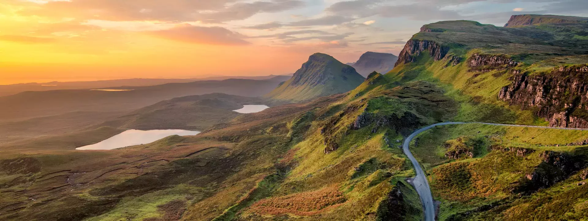 Zonsopkomst bij Quiraing op het eiland Skye, Schotland