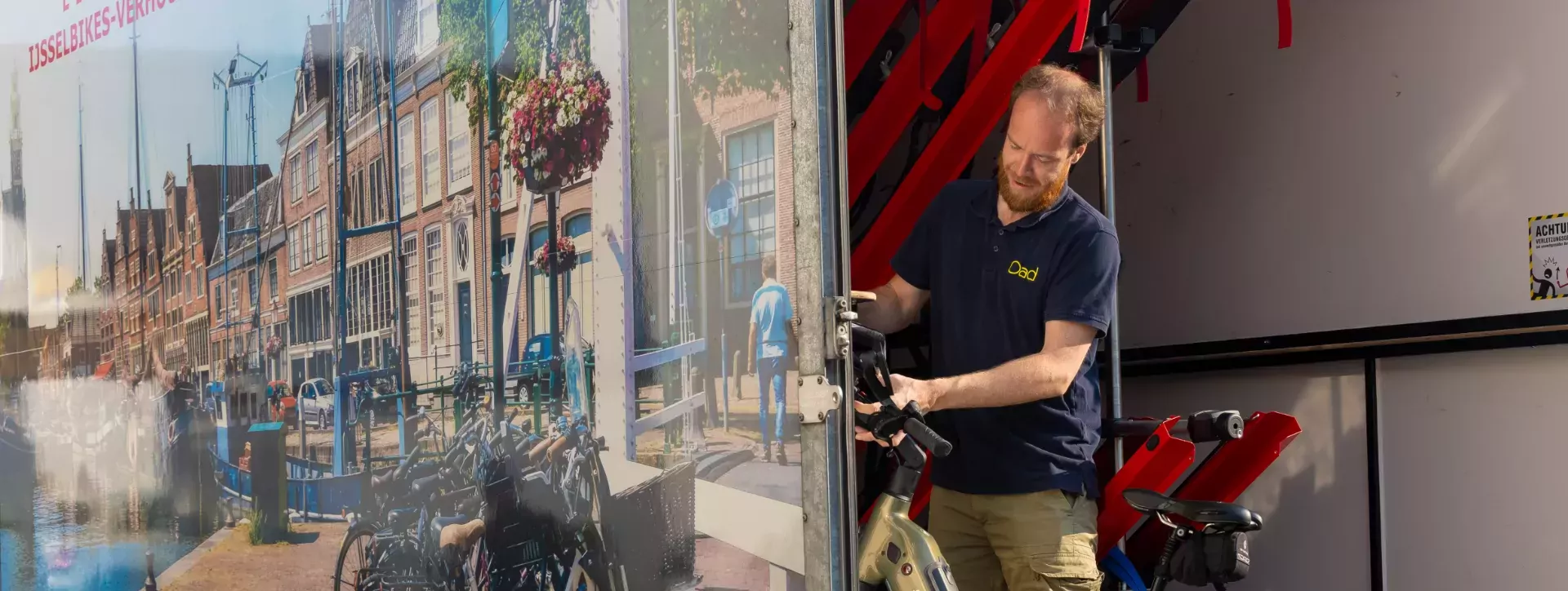 Chauffeur Edgar in de fietsaanhanger van Oad