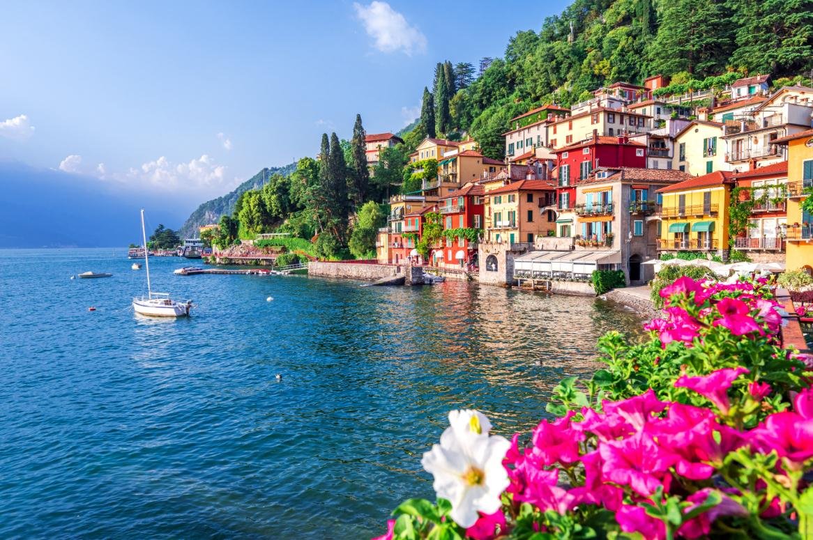 Ga met Oad mee op deze populaire busreis naar het Lago Maggiore, het Comomeer, het Meer van Lugano en de regio Piemonte. Tijdens deze busreis ziet u helderblauwe meren, fantastische bergen, ontelbare wijnvelden en typisch Italiaanse stadjes. Uw uitzicht verandert voortdurend tijdens deze reis. U...