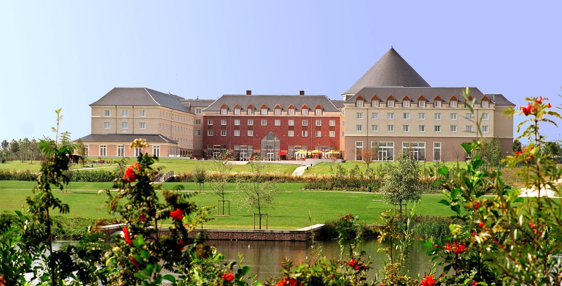 Grand Magic Hotel****