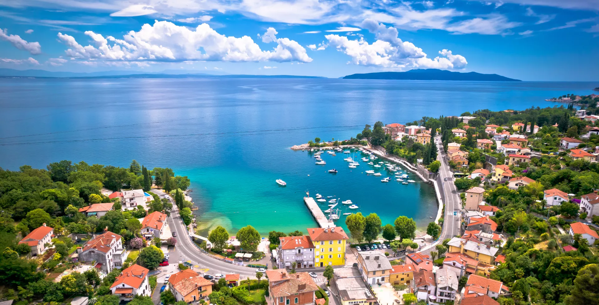 Kroatië, Istrië, Opatija panorama zee